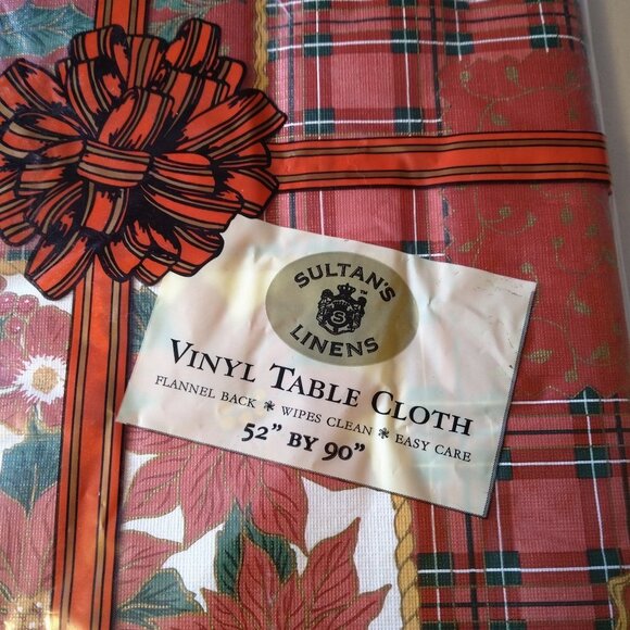 POINSETTIA CHRISTMAS 52 X 90 VINYL TABLECLOTH "SULTAN'S LINENS" VINTAGE NEW - Picture 3 of 7